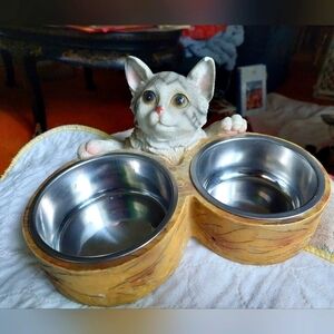 Vintage Kitten Feeding Station